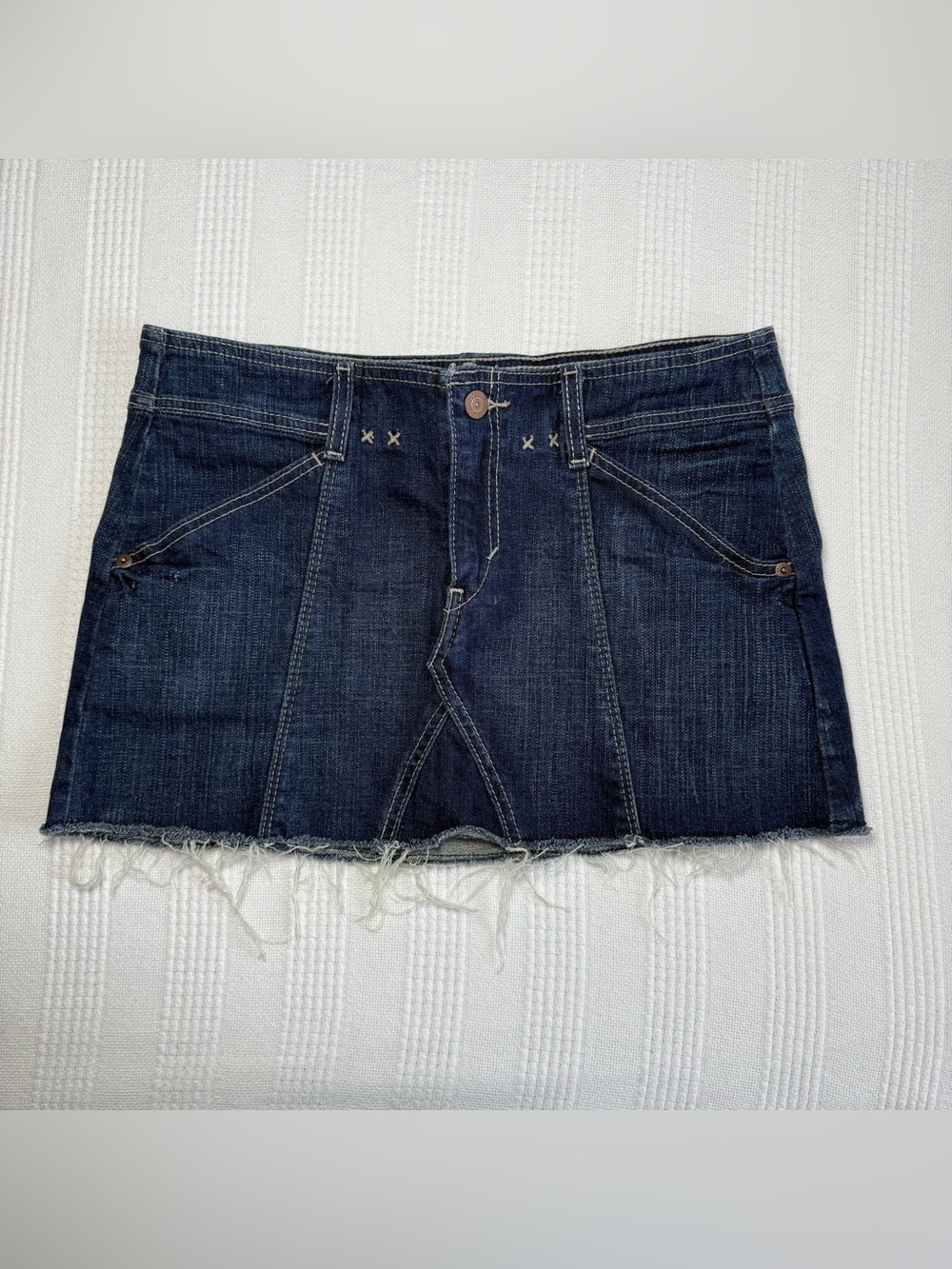 Vintage Levi's Y2K Paneled Denim Mini Skirt with Raw Hem - Size 29